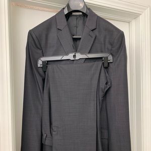 Men suit express 2 piece worn once 33 pants
